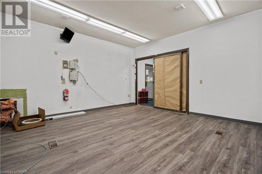 Listing 40271430 - Large Photo # 3