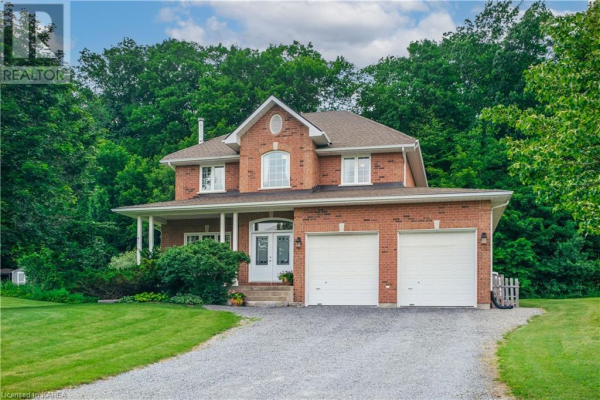 3932 MIDDLE WOODLAND Drive, Inverary