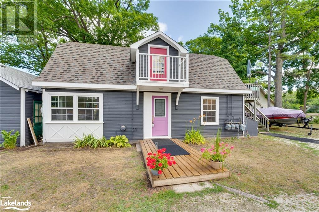 1067 MOSLEY Street Unit 1, (MLS® 6097824) See this condo