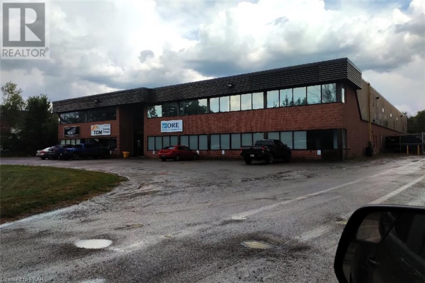647 NEAL Drive Unit# E, Peterborough