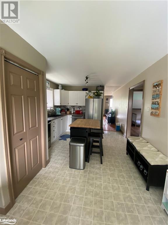 Listing 40315165 - Large Photo # 3
