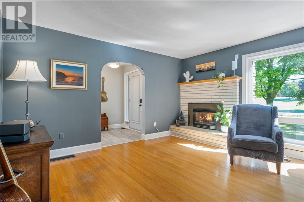 Listing 40320229 - Large Photo # 4