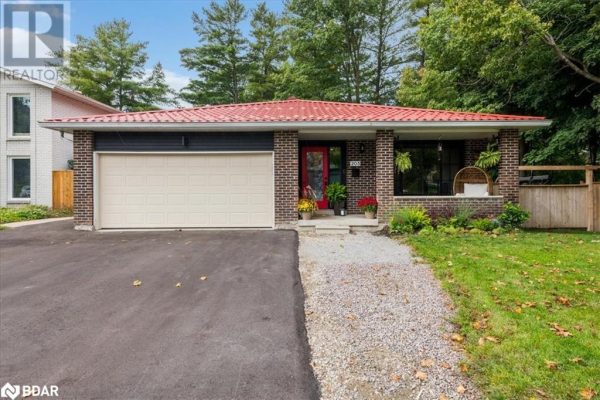 203 BROWNING Trail, Barrie