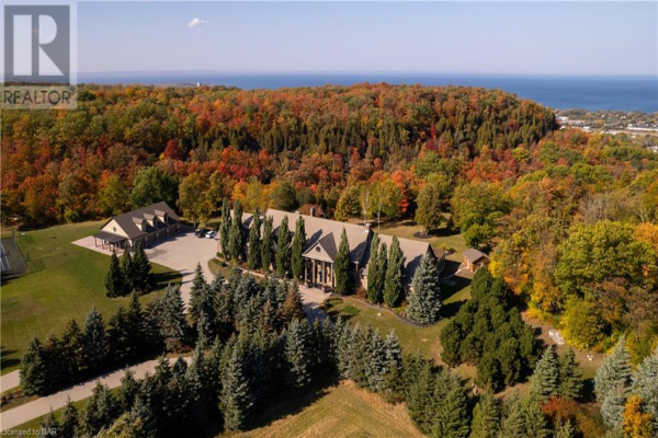76 RIDGE Road W, Grimsby