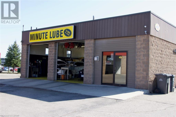 120 PINE VALLEY Boulevard, London