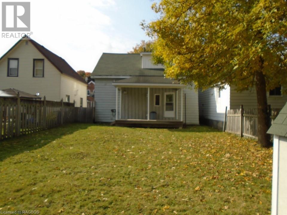 1135 3RD Avenue W