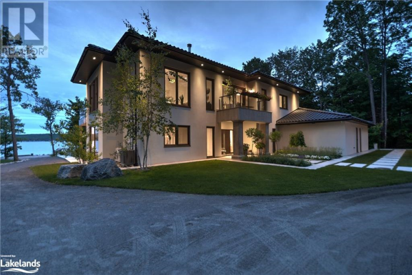 300 SILVER BIRCH Drive, Tiny