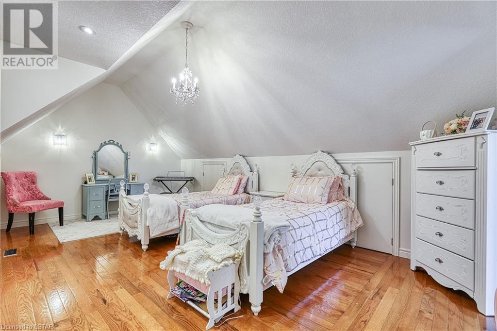 Listing 40348546 - Large Photo # 32