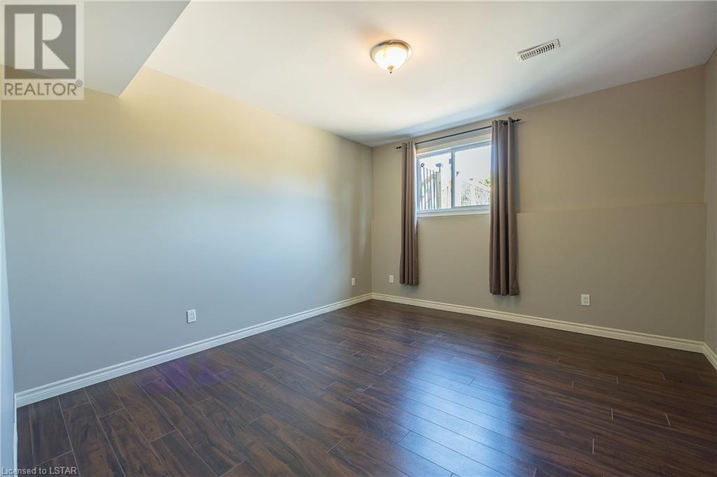 Listing 40349373 - Large Photo # 29