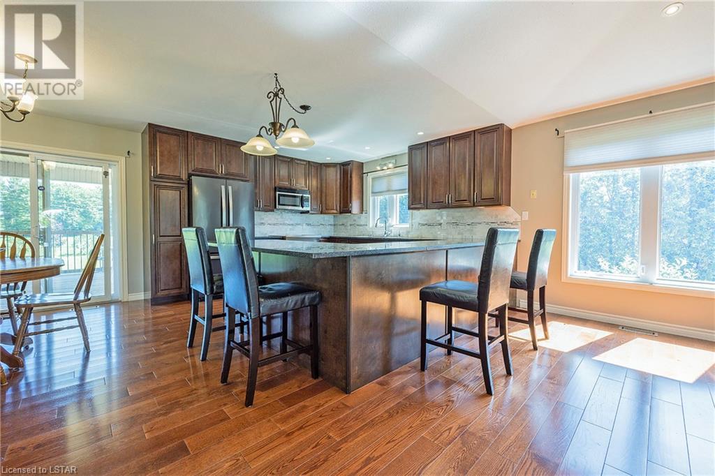 Listing 40349373 - Large Photo # 4