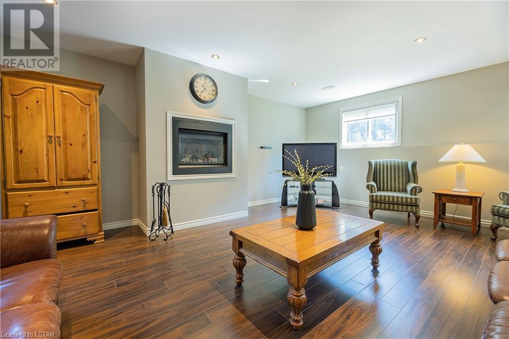 Listing 40349373 - Large Photo # 22