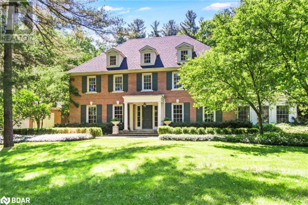 7 MIDVES Court, Midhurst