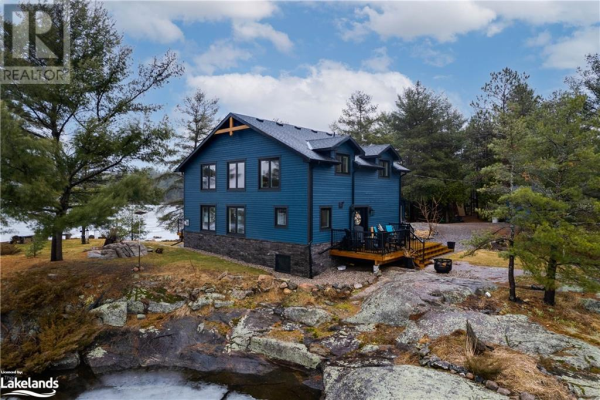 1044 RUSSELLS Lane, Gravenhurst