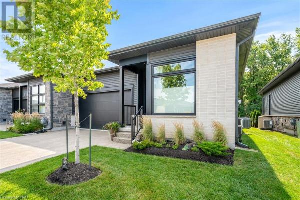 8974 WILLOUGHBY Drive Unit# 50, Niagara Falls