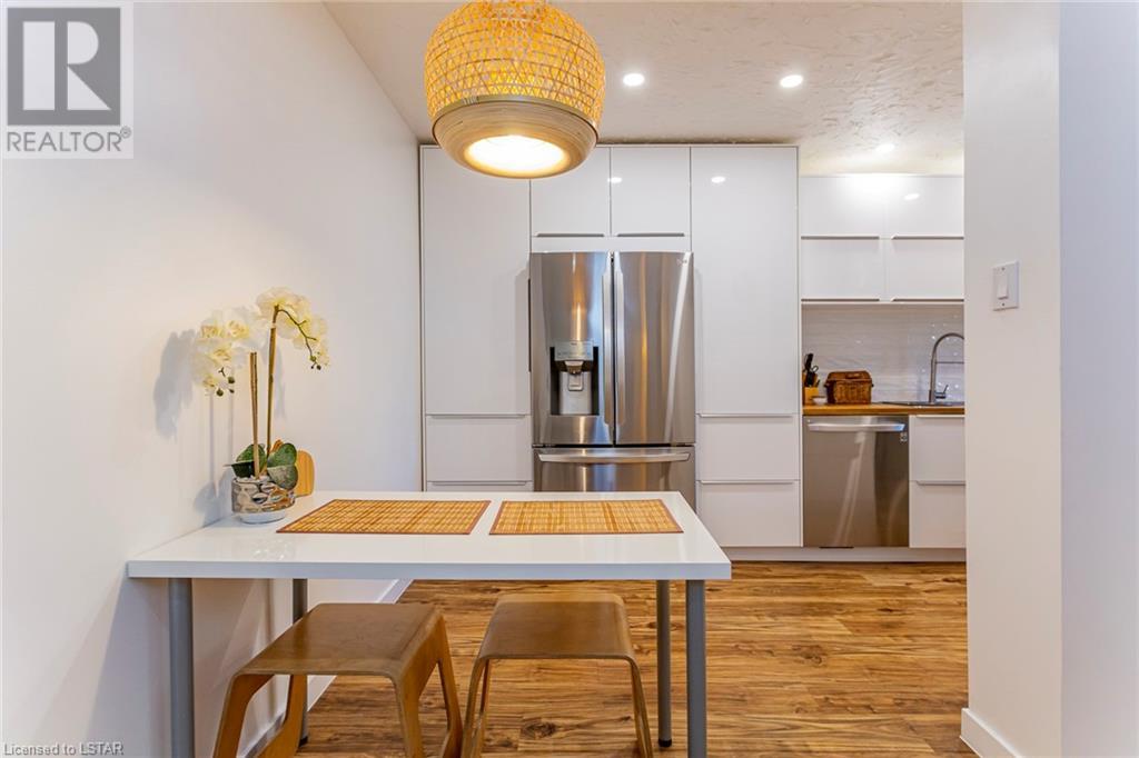 Listing 40355695 - Large Photo # 2