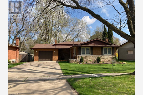 6963 COACH Drive, Niagara Falls