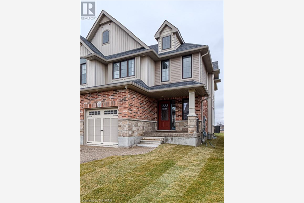 1144 CAEN Avenue, Woodstock