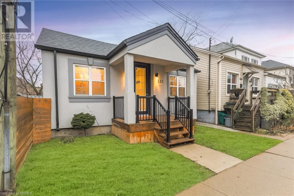 123 CANADA Street, Hamilton