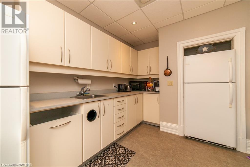982 1ST Avenue W, Owen Sound