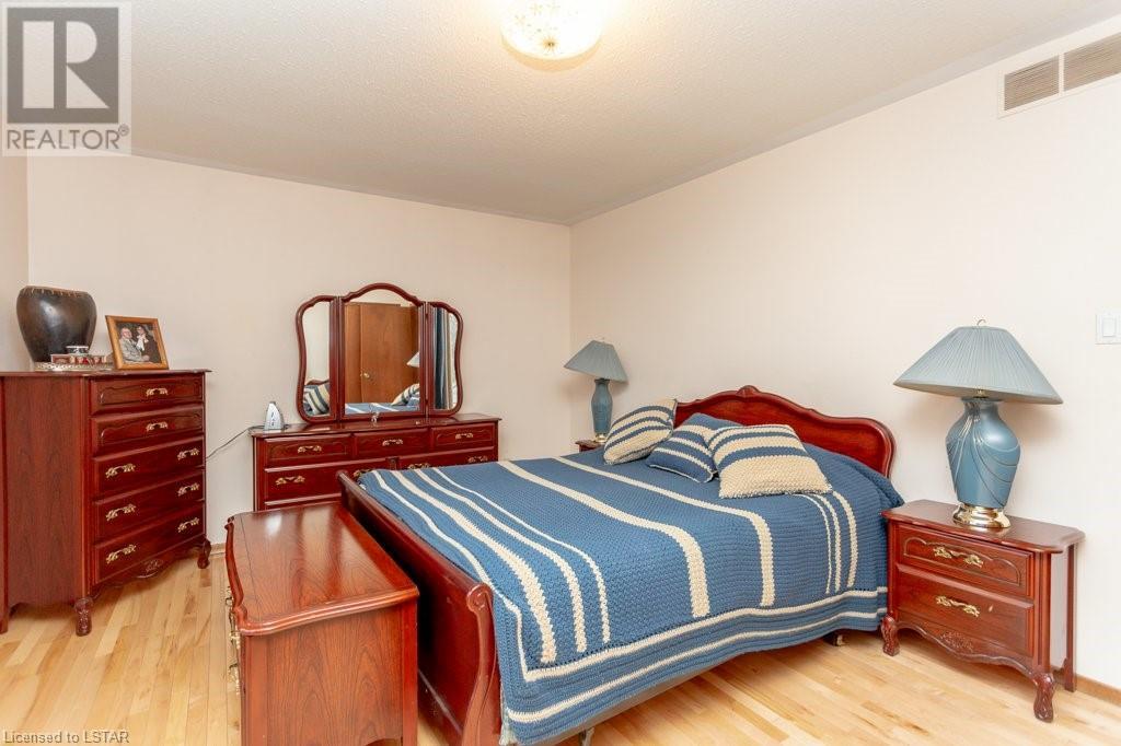 Listing 40363094 - Large Photo # 24