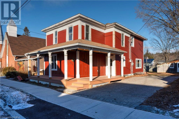 12 SPRING Street, Westport