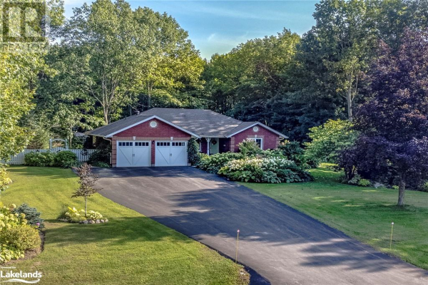 172 GOLDFINCH Crescent, Tiny