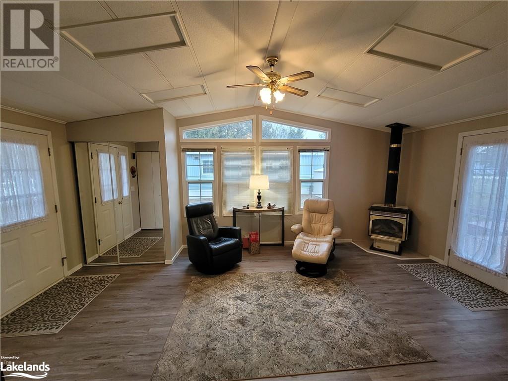 Listing 40363757 - Large Photo # 3