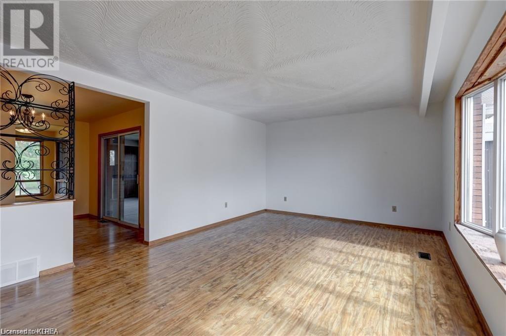 Listing 40364174 - Large Photo # 4