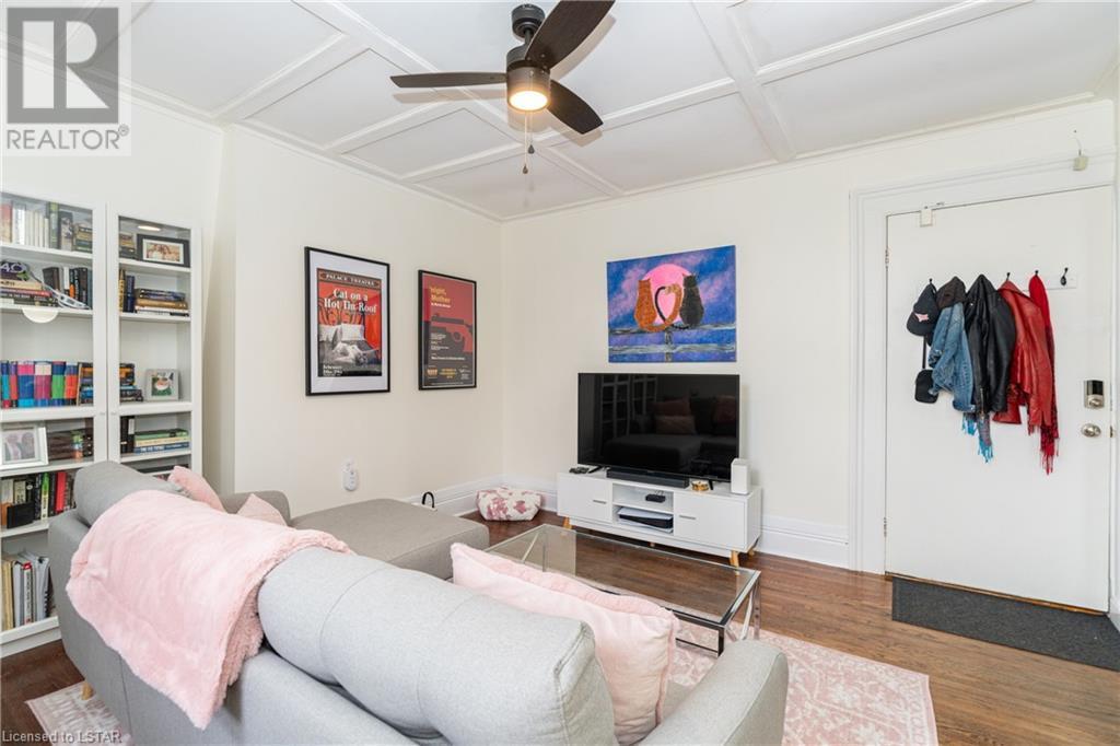 Listing 40365511 - Large Photo # 2