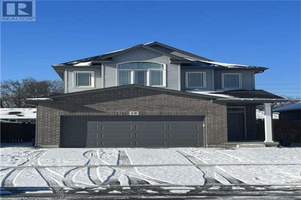 19 BERKSHIRE Drive, St. Catharines
