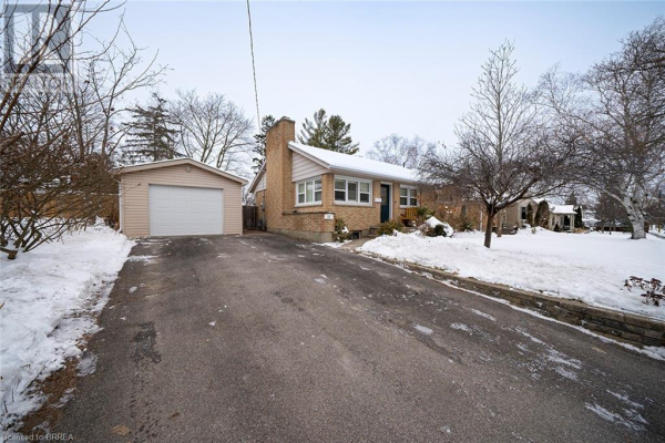 12 THORNTON Drive, Brantford