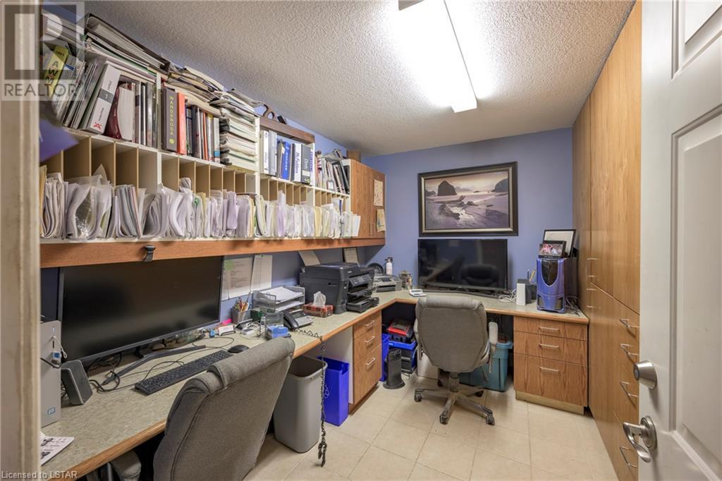Listing 40367374 - Large Photo # 37