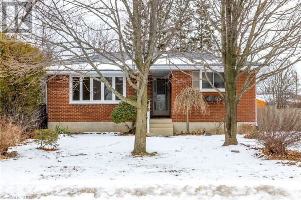 24 ROSEMARY Drive, Lindsay