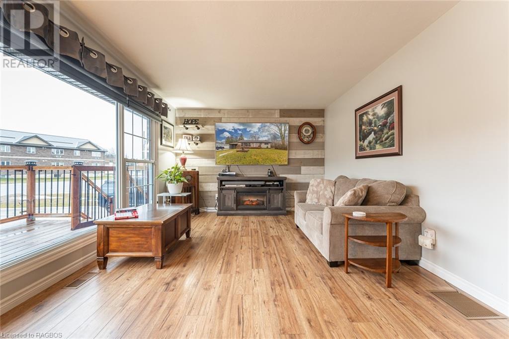 Listing 40367676 - Large Photo # 4