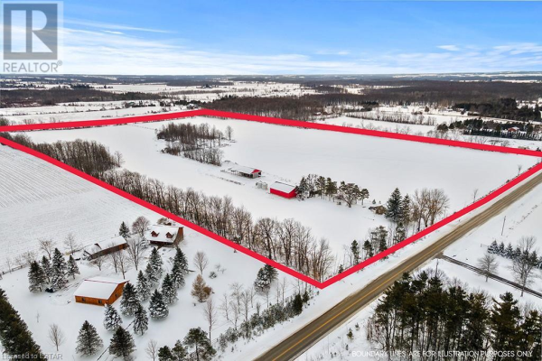 802062 GREY 40 Road, Chatsworth