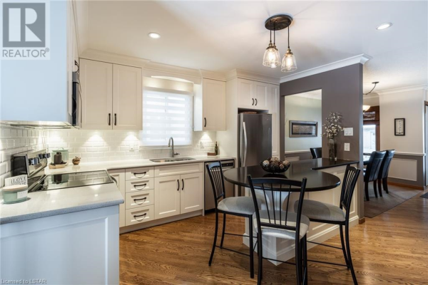70 GLENROY Road Unit# 15, London