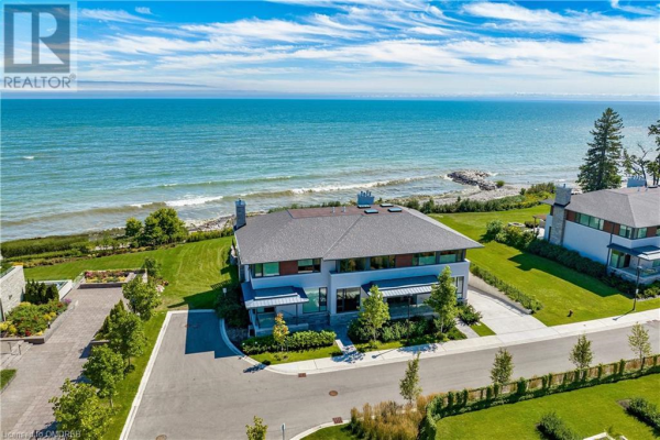10 MAPLE GROVE Drive Unit# 8, Oakville