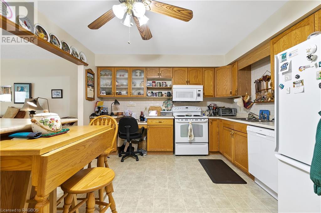 Listing 40372036 - Large Photo # 4