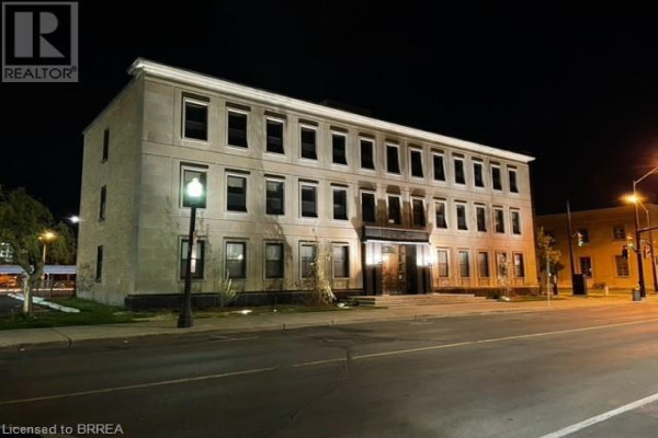 84 MARKET Street, Brantford