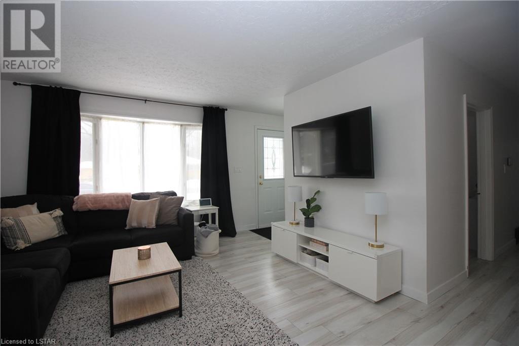 Listing 40372438 - Large Photo # 4