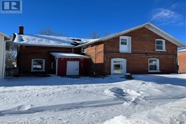 123 GREEN Street, Deseronto
