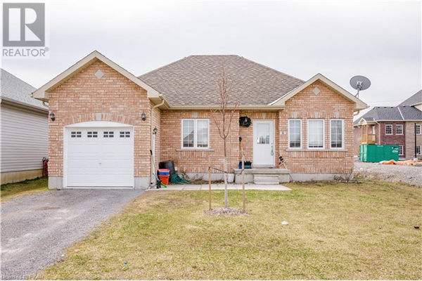32 MAPLE Avenue, Norwood
