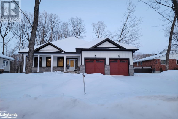 40 BREITHAUPT Crescent, Tiny