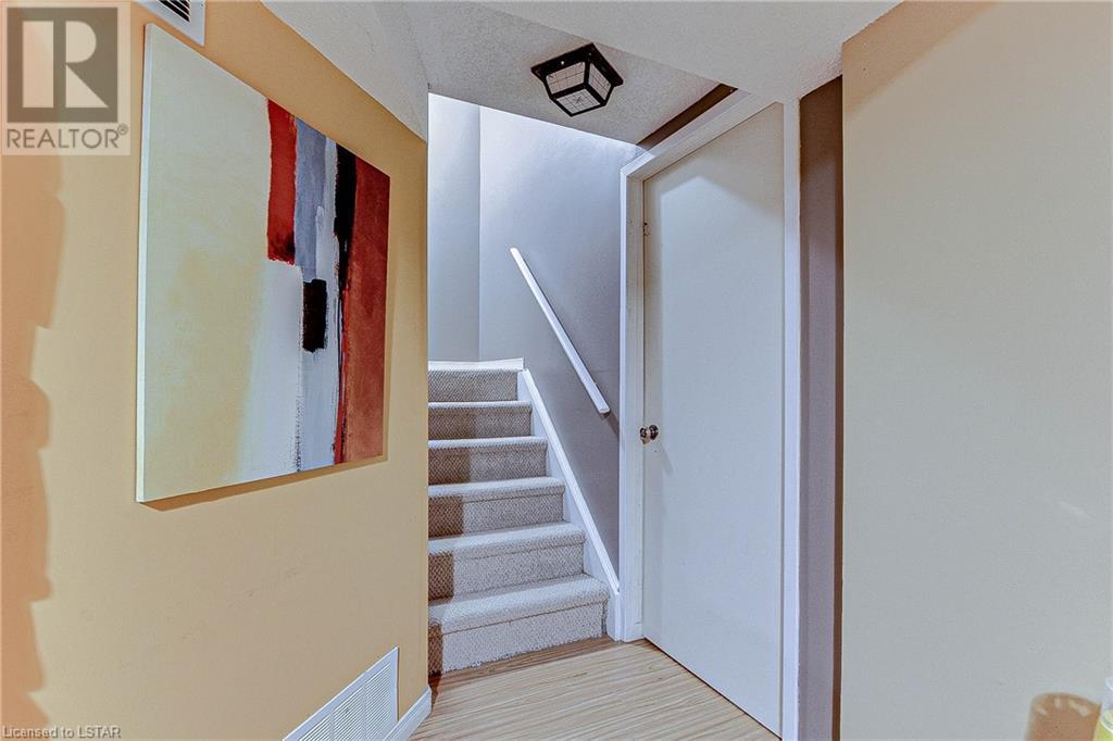 Listing 40374499 - Large Photo # 28