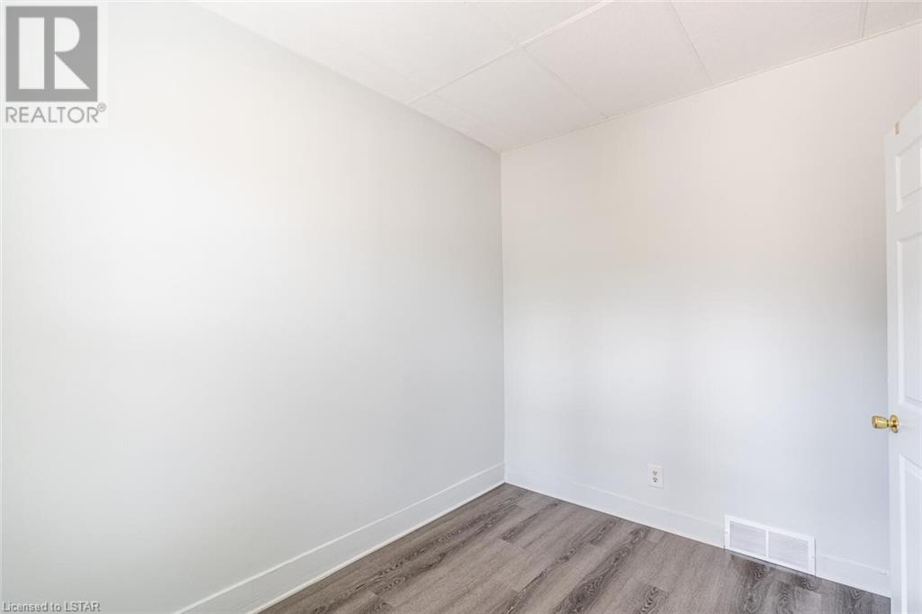 Listing 40376634 - Large Photo # 15