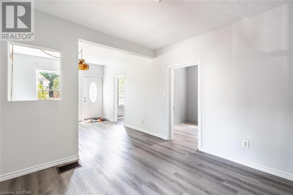 Listing 40376634 - Large Photo # 7