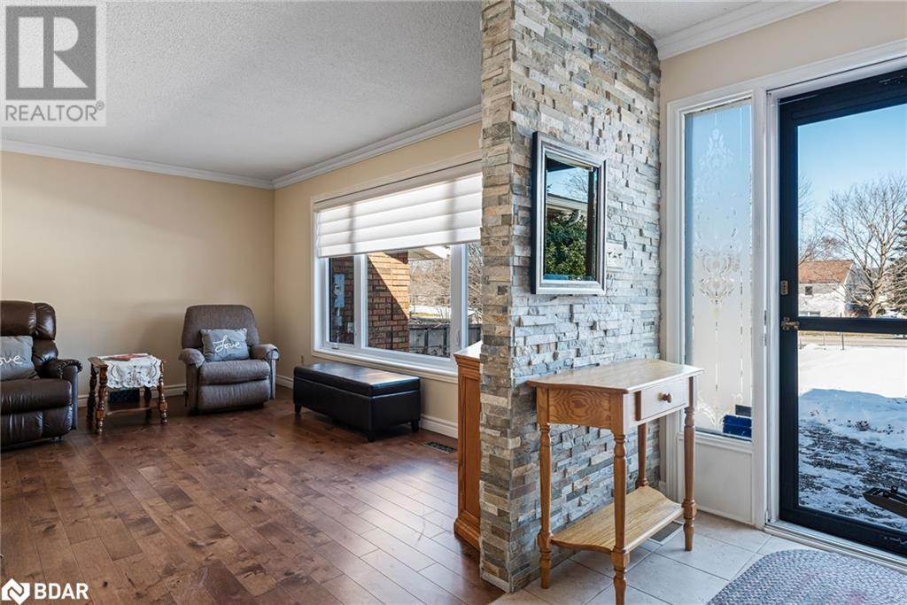 Listing 40376878 - Large Photo # 3