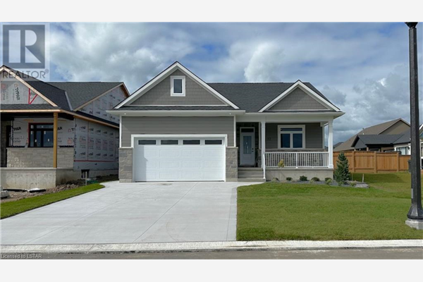 27 LOIS Court, Grand Bend