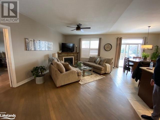 Listing 40378412 - Large Photo # 10