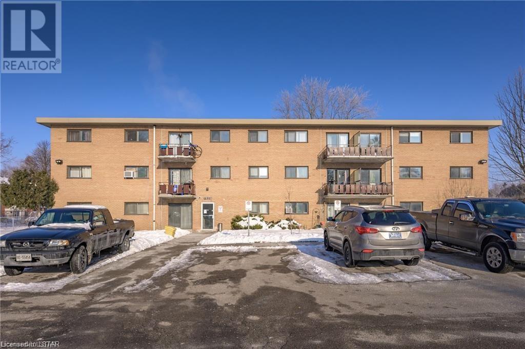 Listing 40379946 - Large Photo # 1